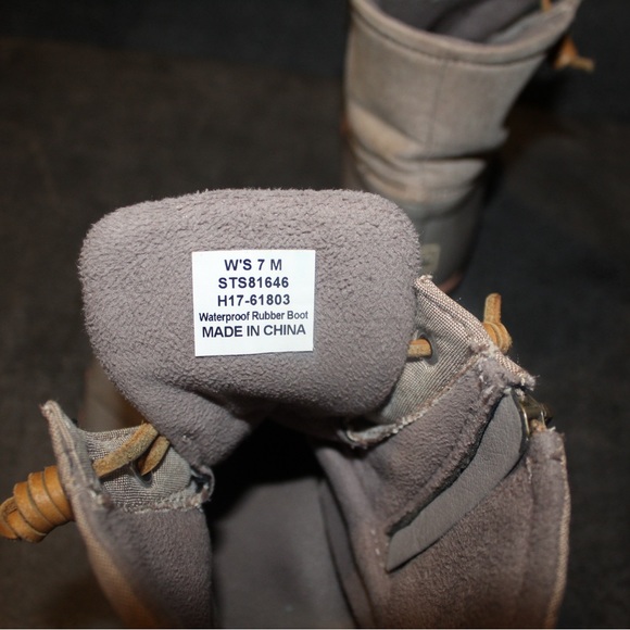 Women’s Sperry duck boots - Picture 3 of 3